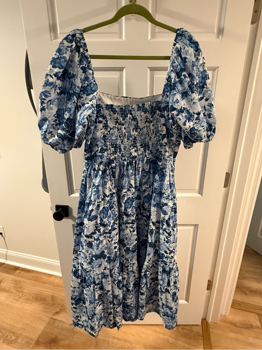Abercrombie & Fitch Blue and White Floral Puff Sleeve Dress